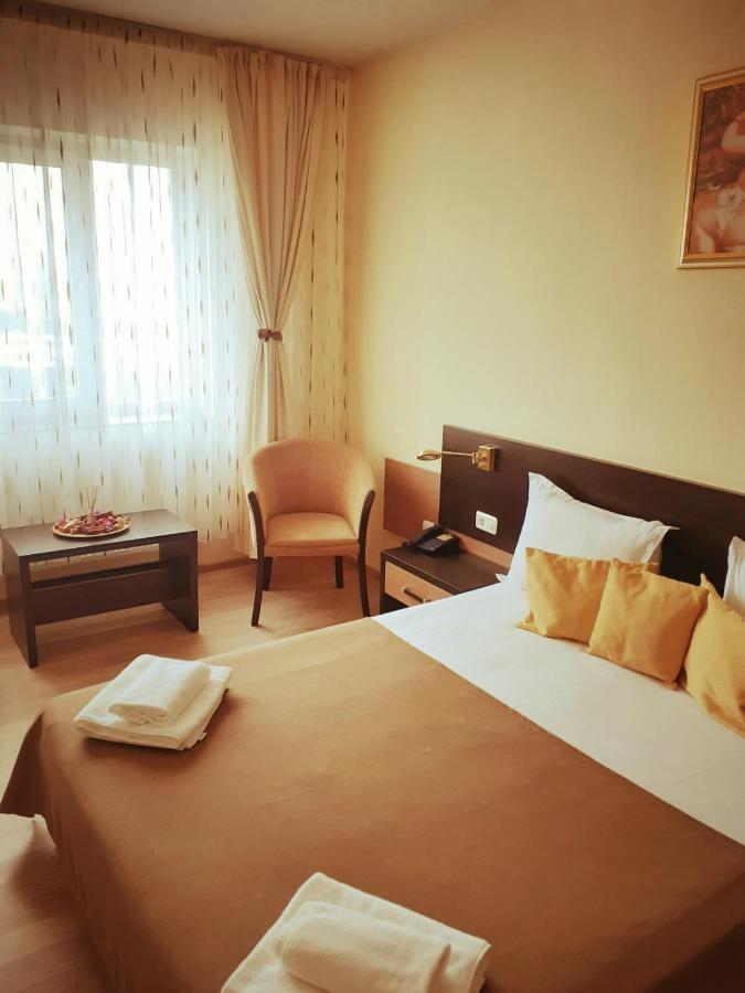 Hotel Nord Ploieşti Exterior foto