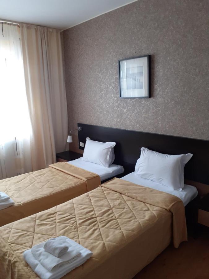 Hotel Nord Ploieşti Exterior foto