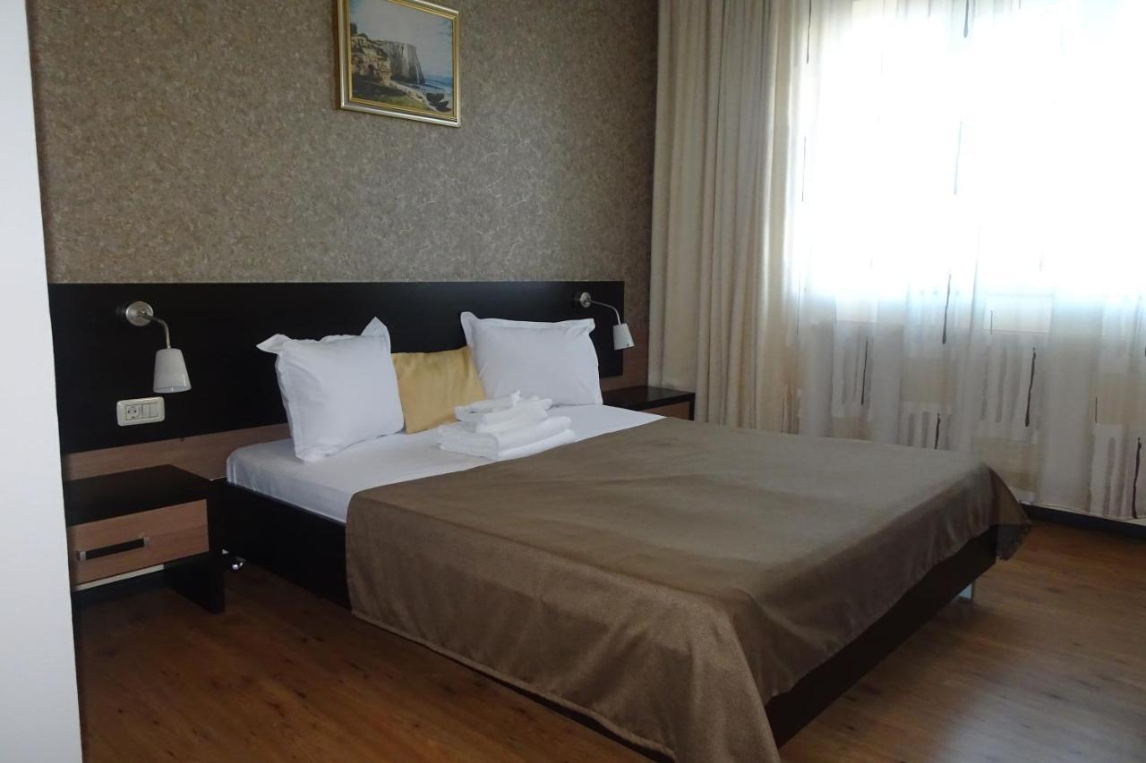 Hotel Nord Ploieşti Exterior foto